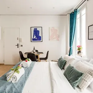 https://suite-tour-eiffel-champs-elyses.fr-paris.fr